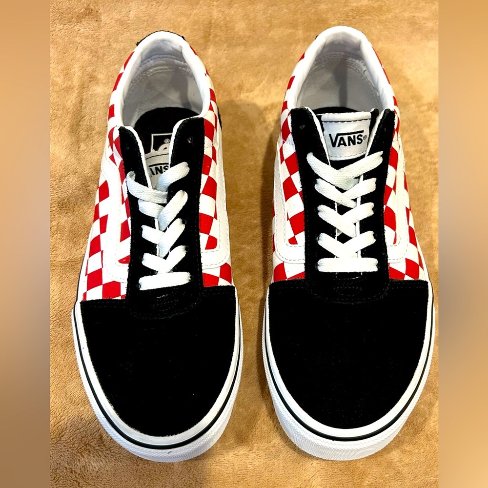 Women’s Vans Old Skool Checkered Sneakers, 8.5